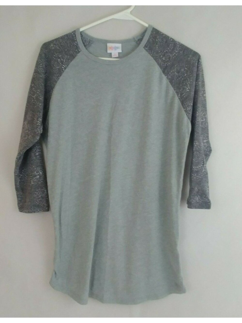 Lularoe Randy Shirt Gray With Dark Gray Sleeves Size Small